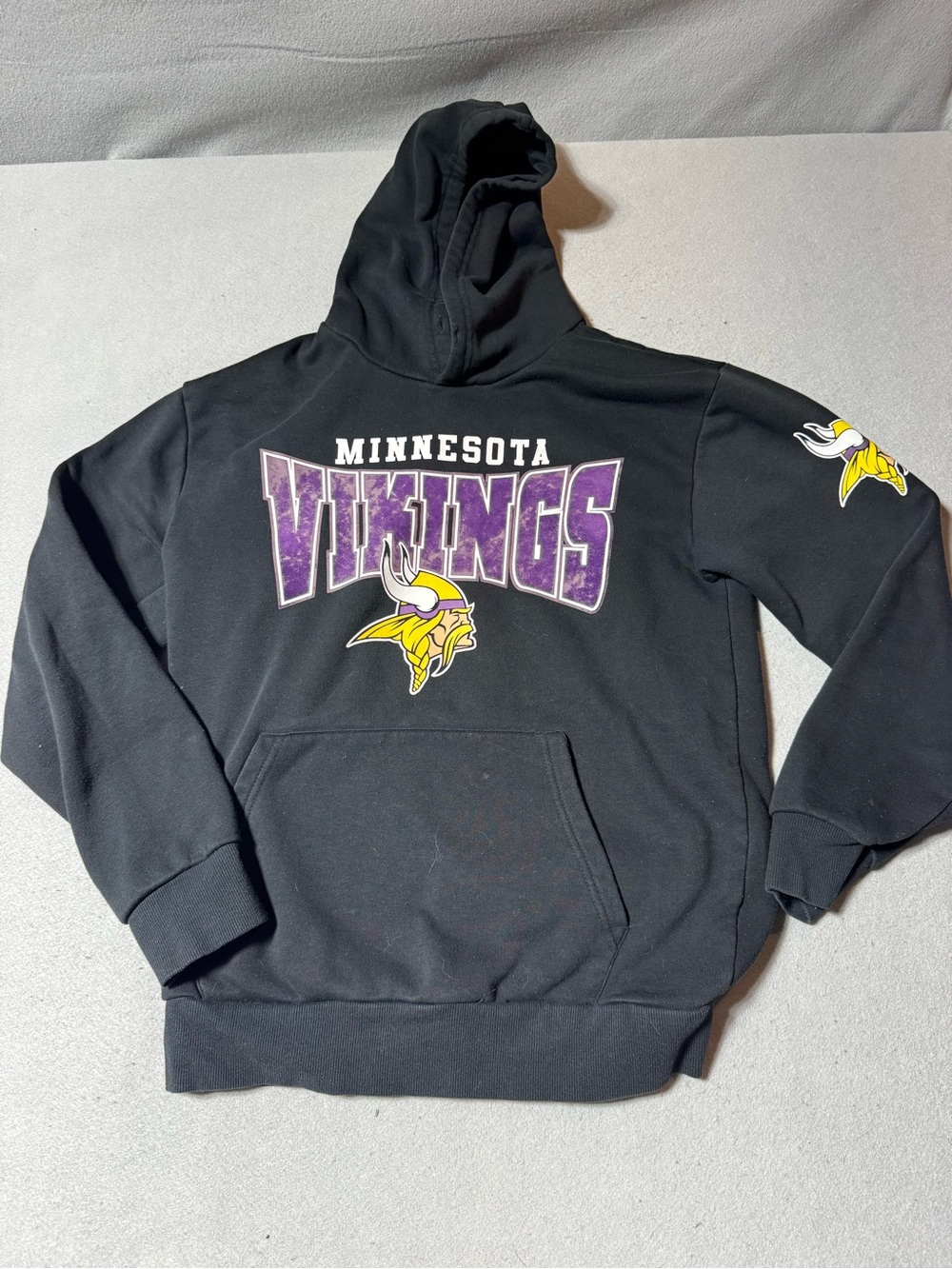 Minnesota Vikings Black Hoodie with Team Logo Size S